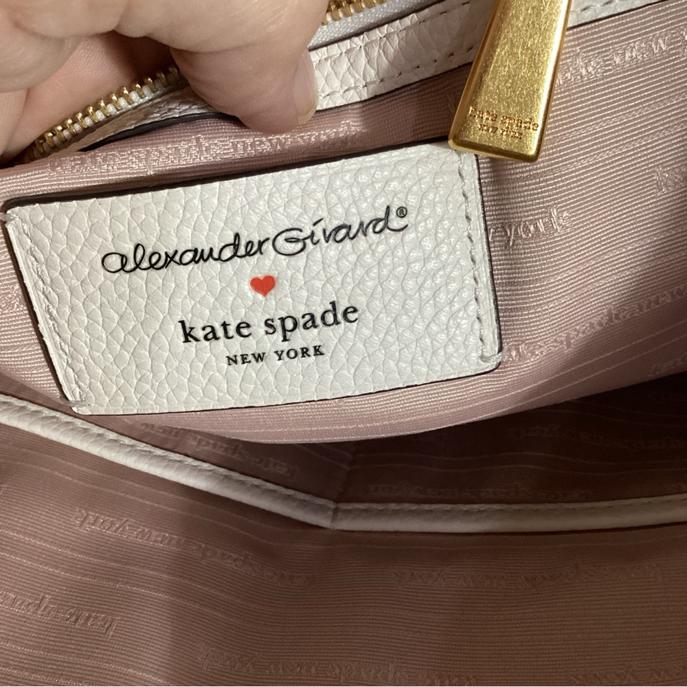 Kate Spade x Alexander Girard “LOVE” Heart Embossed White Leather Tote Bag - Picture 12 of 13